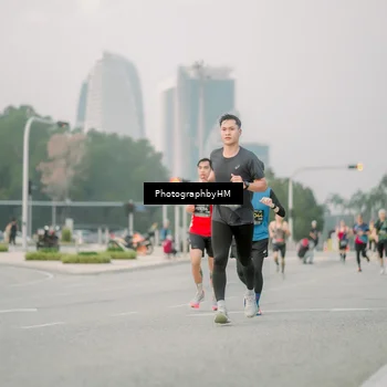 Runner Photo 6743078