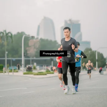 Runner Photo 6743088
