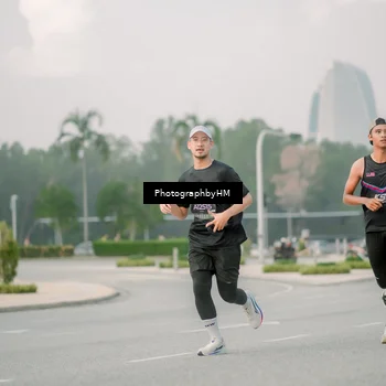 Runner Photo 6743205