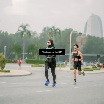 Runner Photo 6743298