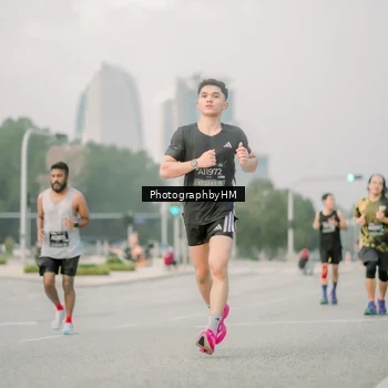 Runner Photo 6743333