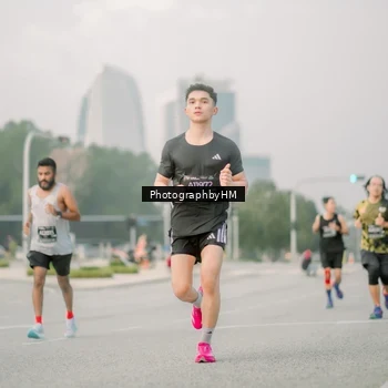 Runner Photo 6743337