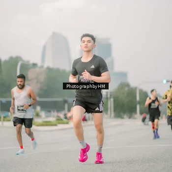 Runner Photo 6743340