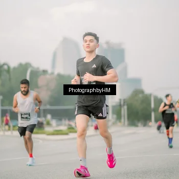 Runner Photo 6743342