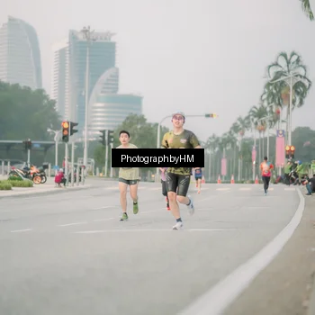 Runner Photo 6743397
