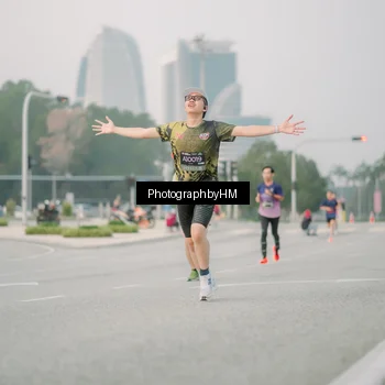 Runner Photo 6743400