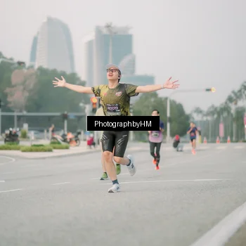Runner Photo 6743405