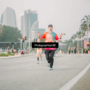Runner Photo 6743470