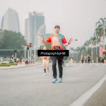 Runner Photo 6743471