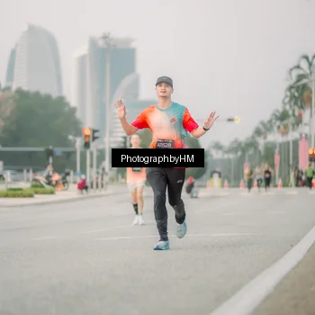 Runner Photo 6743476