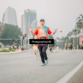 Runner Photo 6743477