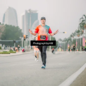 Runner Photo 6743480