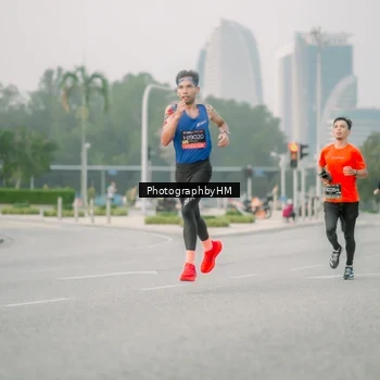 Runner Photo 6743572