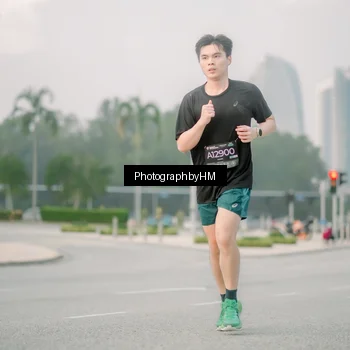 Runner Photo 6743699