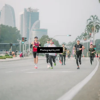 Runner Photo 6743711