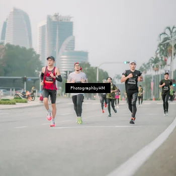 Runner Photo 6743728
