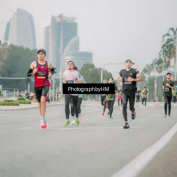 Runner Photo 6743732