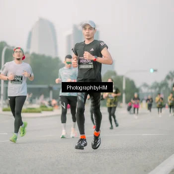 Runner Photo 6743736