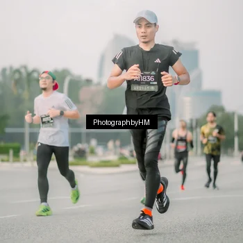 Runner Photo 6743742