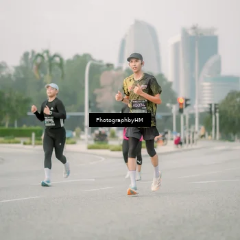 Runner Photo 6743765