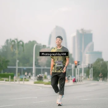 Runner Photo 6743905