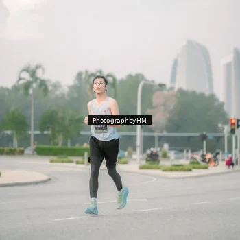 Runner Photo 6744068