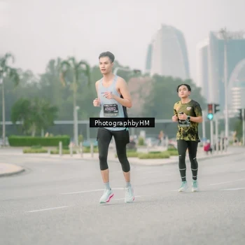 Runner Photo 6744074