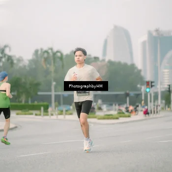Runner Photo 6744135