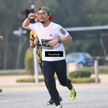 Runner Photo 6744480