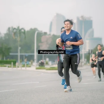 Runner Photo 6744594