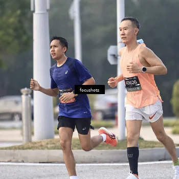 Runner Photo 6744671