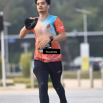 Runner Photo 6744700