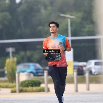 Runner Photo 6744715