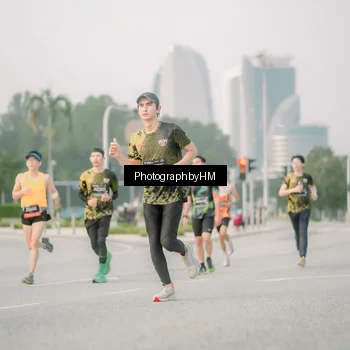 Runner Photo 6744775