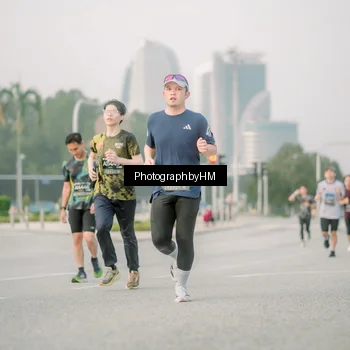 Runner Photo 6744789