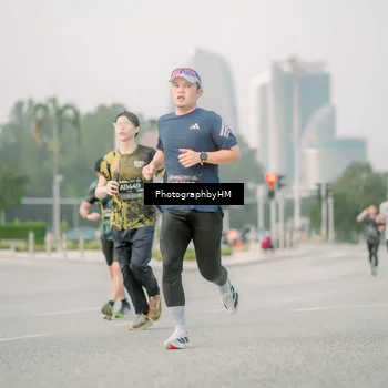 Runner Photo 6744799