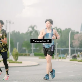 Runner Photo 6745031