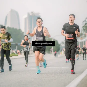 Runner Photo 6745667