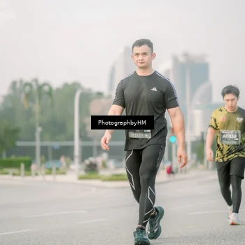Runner Photo 6745815