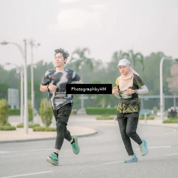 Runner Photo 6745818