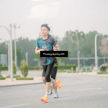 Runner Photo 6745901