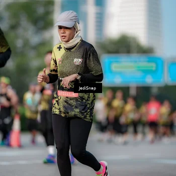 Runner Photo 6751076