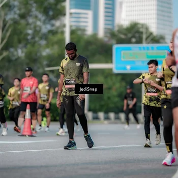 Runner Photo 6751103
