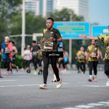Runner Photo 6751624