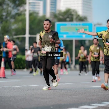 Runner Photo 6751657