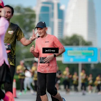 Runner Photo 6752218
