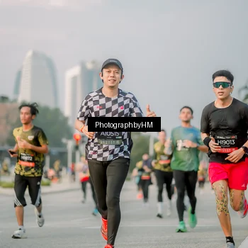 Runner Photo 6753240