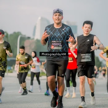 Runner Photo 6753424