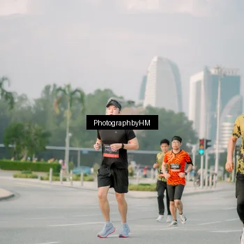 Runner Photo 6753636