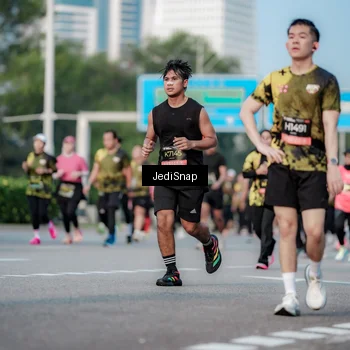 Runner Photo 6754630